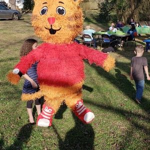 Meet your Posher, Regina